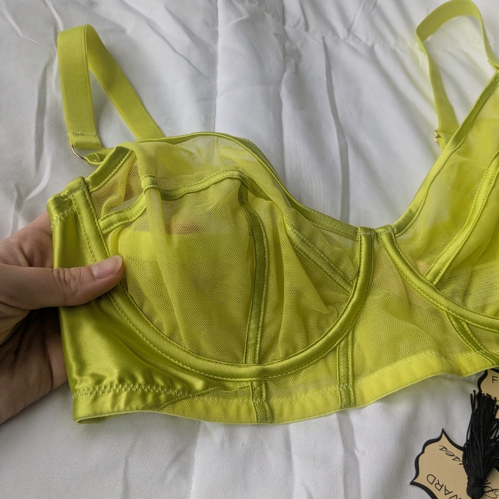 Playful promises X Felicity Hayward Lingerie Set - Picture 4 of 7